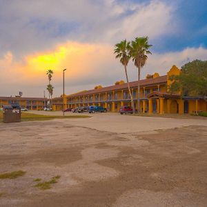 Oyo Hotel Kingsville - Hwy 77